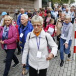 Rajd po Kielcach z biskupem Marianem Florczykiem / Marzena Mąkosa / Radio Kielce