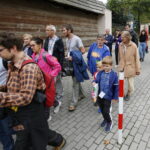 Rajd po Kielcach z biskupem Marianem Florczykiem / Marzena Mąkosa / Radio Kielce