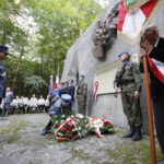 Uroczystości przed pomnikiem straceń w lesie na kieleckim Stadionie / Marzena Mąkosa / Radio Kielce