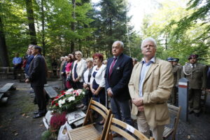 Uroczystości przed pomnikiem straceń w lesie na kieleckim Stadionie / Marzena Mąkosa / Radio Kielce