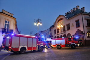 Akcja straży pożarnej na ulicy Sienkiewicza / Marzena Mąkosa / Radio Kielce