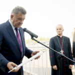 Otwarcie Muzeum Samochodu Papieskiego Jana Pawła II. Na zdjęciu: Marek Adamczak / Marzena Mąkosa / Radio Kielce