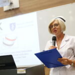 "Czepkowanie" studentów pielęgniarstwa i położnictwa na UJK / Marzena Mąkosa / Radio Kielce