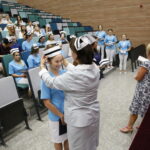 "Czepkowanie" studentów pielęgniarstwa i położnictwa na UJK / Marzena Mąkosa / Radio Kielce