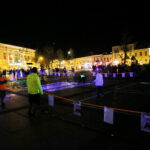 Zabawowy turniej blackmintona na kieleckim Rynku / Marzena Mąkosa / Radio Kielce