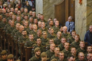 Msza święta za żołnierzy Wojsk Obrony Terytorialnej / Marzena Mąkosa / Radio Kielce