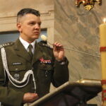 Msza święta za żołnierzy Wojsk Obrony Terytorialnej. Przemawia płk Artur Barański / Marzena Mąkosa / Radio Kielce