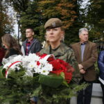 Uroczystości przed Pomnikiem Armii Krajowej na Skwerze Żeromskiego / Marzena Mąkosa / Radio Kielce