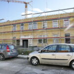 Rozbudowa zespołu mieszkań chronionych przy ośrodku zdrowia Caritas w Wiśniówce wraz z przebudową istniejącego budynku przychodni / Marzena Mąkosa / Radio Kielce