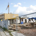 Rozbudowa zespołu mieszkań chronionych przy ośrodku zdrowia Caritas w Wiśniówce wraz z przebudową istniejącego budynku przychodni / Marzena Mąkosa / Radio Kielce