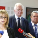 Konferencja prasowa wicepremiera Jarosława Gowina oraz posła Michała Cieślaka. Na zdjęciu: Bożena Wójcik - kandydatka na burmistrza Sędziszowa / Marzena Mąkosa / Radio Kielce