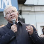 Konferencja PiS na Rynku w Jędrzejowie. Na zdjęciu: Krzysztof Lipiec - poseł PiS / Marzena Mąkosa / Radio Kielce