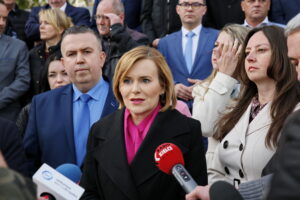 Konwencja Powiatowa Prawa i Sprawiedliwości . Na zdjęciu: Anna Krupka - poseł PiS / Marzena Mąkosa / Radio Kielce