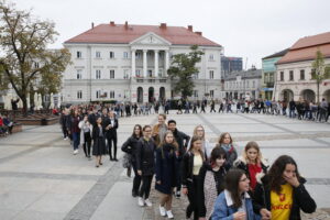 Polonez na kieleckim Rynku / Marzena Mąkosa / Radio Kielce