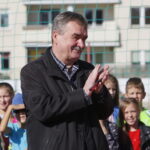 Otwarcie miniboiska przy Szkole Podstawowej nr 25. Na zdjęciu prezydent Kielc Wojciech Lubawski / Marzena Mąkosa / Radio Kielce