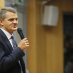 Zagraniczni studenci rozpoczęli studia na Uniwersytecie Jana Kochanowskiego w Kielcach. Na zdjęciu: prof. zw. dr hab. Jacek Semaniak / Marzena Mąkosa / Radio Kielce