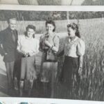 Od lewej: Tadeusz Domański, Hana Szlomi, Jadwiga Król, Maria Sowiar Chodnikiewicz, 1945 r / arch. prywatne