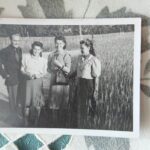 Od lewej: Tadeusz Domański, Hana Szlomi, Jadwiga Król, Maria Sowiar Chodnikiewicz, 1945 r / arch. prywatne
