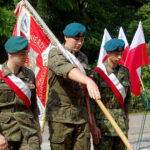 Ostrowiec Świętokrzyski. Uroczystości z okazji 79. rocznicy wybuchu II wojny światowej. Poczet sztandarowy Światowego Związku Żołnierzy Armii Krajowej / Emilia Sitarska / Radio Kielce