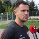 Bodzechów. Trening reprezentacji Polski do lat 17 przed XXXIII Międzynarodowym Turniejem o Puchar Syrenki. Na zdjęciu: Przemysław Małecki - trener / Krzysztof Bujnowicz / Radio Kielce