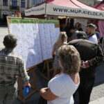 Plenerowe Targi Pracy na Rynku / Marzena Mąkosa / Radio Kielce