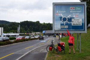 Rowerem przez Szwajcarię / K. Cybulska, B. Pasik, M. Domagalski i A. Małkiewicz