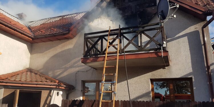 Pożar przy ulicy Rogowskiego w Starachowicach / KPSP w Starachowicach