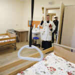 W Zakładzie Pielęgnacyjno – Opiekuńczym w Kielcach przy ul. Sobieskiego przybyło 15 kolejnych łóżek dla osób chorych, ale nie wymagających jeszcze pobytu w hospicjum / Jarosław Kubalski / Radio Kielce