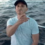 Dominik „Doniu” Grabowski w utworze „Od Urodzenia W Sercach #Niepodległa” / Klip utworu „Od Urodzenia W Sercach #Niepodległa” / screen