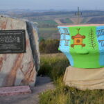 Happening z repliką wazy w Bronocicach / Paweł Kamiński