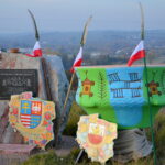 Happening z repliką wazy w Bronocicach / Paweł Kamiński