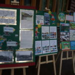 Nowa Słupia. Szkolne Schronisko Młodzieżowe „Pod pielgrzymem”. Prace na konkurs plastyczny, związane z 80-leciem istnienia obiektu / Kamil Król / Radio Kielce