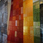 Wystawa tkaniny artystycznej i kolażu Tamary Maj / Kamil Włosowicz / Radio Kielce