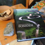 Replika wazy z Bronocic. Gospodarstwo edukacyjne „Pszczółki” w Niezwojowicach / Kamil Włosowicz / Radio Kielce