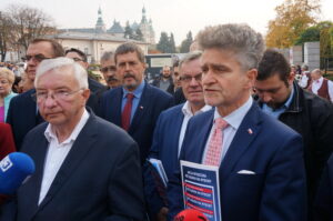 Konferencja prasowa PiS. Na zdjęciu (od lewej): Krzysztof Lipiec - poseł PiS i Krzysztof Słoń - senator RP / Michał Kita / Radio Kielce