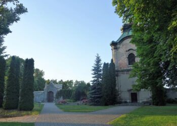 Jędrzejów. Prace konserwatorskie w klasztorze cystersów / Ewa Pociejowska - Gawęda / Radio Kielce