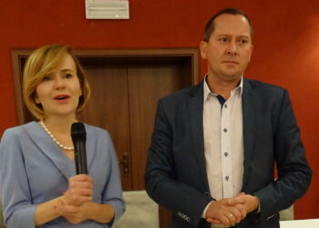 Poseł Krupka i Michał Molenda, kandydat PiS na burmistrza Małogoszcza / Ewa Pociejowska-Gawęda / Radio Kielce