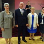 Złote gody. Na zdjęciu (od lewej): Urszula Wojtasik - Kaczmarek - przewodnicząca rady gminy, Tadeusz i Zofia Latos oraz Monika Bolewska - wójt gminy Nagłowice / Ewa Pociejowska - Gawęda / Radio Kielce