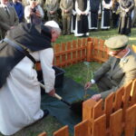 Sadzenie Dębów Pamięci w Jędrzejowie / Ewa Pociejowska-Gawęda / Radio Kielce