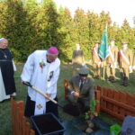 Sadzenie Dębów Pamięci w Jędrzejowie / Ewa Pociejowska-Gawęda / Radio Kielce