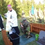 Sadzenie Dębów Pamięci w Jędrzejowie / Ewa Pociejowska-Gawęda / Radio Kielce