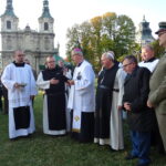 Sadzenie Dębów Pamięci w Jędrzejowie / Ewa Pociejowska-Gawęda / Radio Kielce