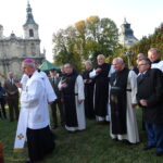 Sadzenie Dębów Pamięci w Jędrzejowie / Ewa Pociejowska-Gawęda / Radio Kielce
