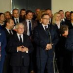 Ostrowiec. Konwencja Prawa i Sprawiedliwości. Na zdjęciu (od lewej): Magdalena Zieleń – kandydatka do sejmiku woj. Świętokrzyskiego, poseł Krzysztof Lipiec, Dariusz Kaszuba – radny i kandydat PiS na prezydenta Ostrowca Świętokrzyskiego, starosta ostrowiecki Zbigniew Duda / Anna Głąb / Radio Kielce