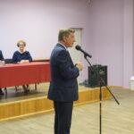 Prezentacja kandydata PiS na burmistrza Suchedniowa Krzysztofa Ślęzaka. Przemawia Andrzej Pruś / Michał Kita / Radio Kielce