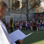 Kielce. Otwarcie mini boiska przy ulicy Chęcińskiej. Na zdjęciu ksiądz Grzegorz Kamiński - proboszcz Parafii Garnizonowej / Wiktor Dziarmaga / Radio Kielce