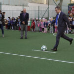 Kielce. Otwarcie mini boiska przy ulicy Chęcińskiej. Na zdjęciu: Wojciech Lubawski - prezydent Kielc / Wiktor Dziarmaga / Radio Kielce