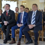 Spotkanie parlamentarzystów PiS z mieszkańcami w miejscowości Tumlin-Osowa. Od lewej: Barbara Salwa, Dominik Tarczyński, Kamil Piasecki, Mirosław Gębski / Michał Kita / Radio Kielce