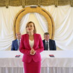 Spotkanie parlamentarzystów PiS z mieszkańcami w miejscowości Tumlin-Osowa. Poseł Anna Krupka / Michał Kita / Radio Kielce