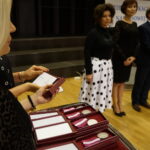 Wojewódzkie obchody Dnia Edukacji Narodowej. Wojewoda świętokrzyski Agata Wojtyszek wręczyła odznaczenia nauczycielom / Kamil Król / Radio Kielce